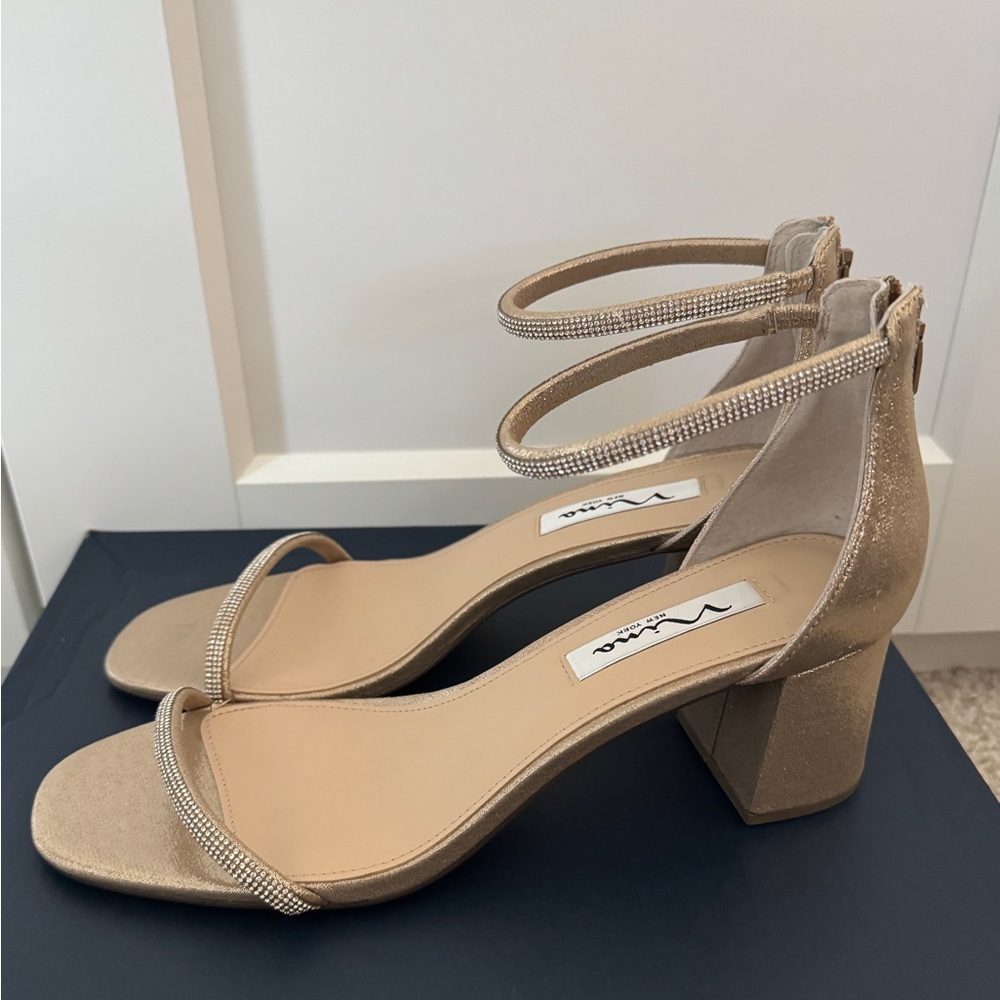 NEW Nina Barby Tan/Gold Block Heel, Size 8.5